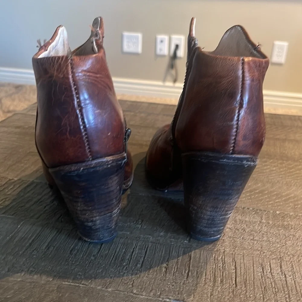 Freebirds Detroit cognac ankle boots